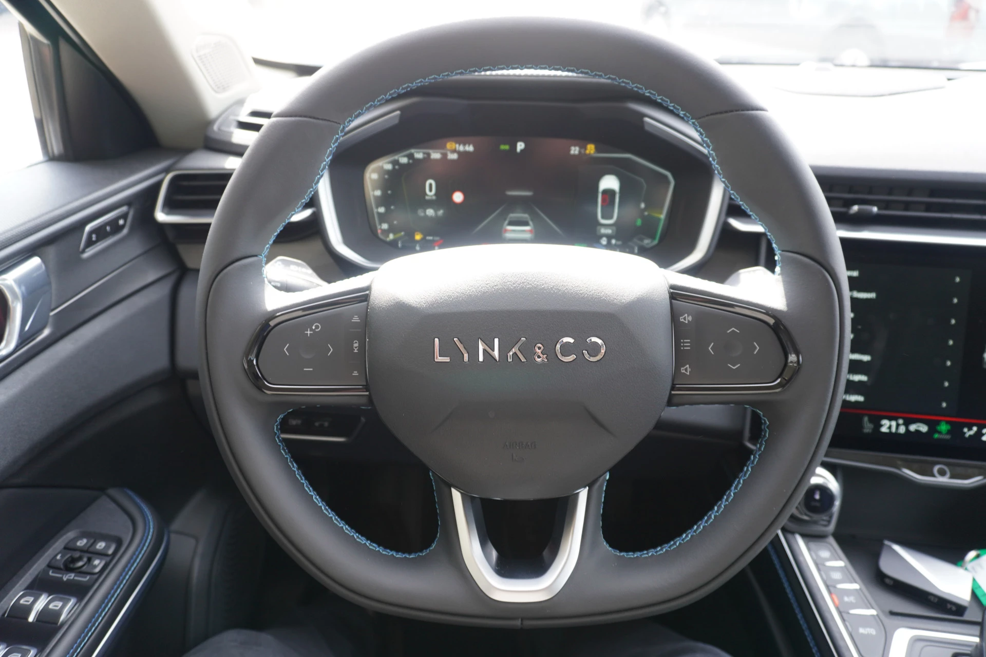 Hoofdafbeelding Lynk & Co 01