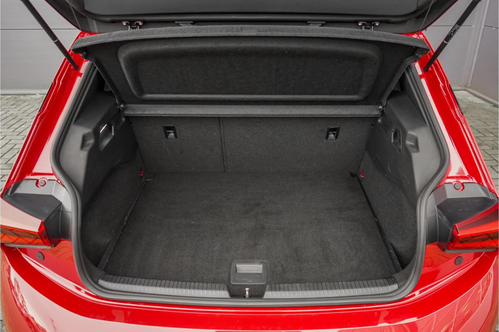 Hoofdafbeelding CUPRA Born