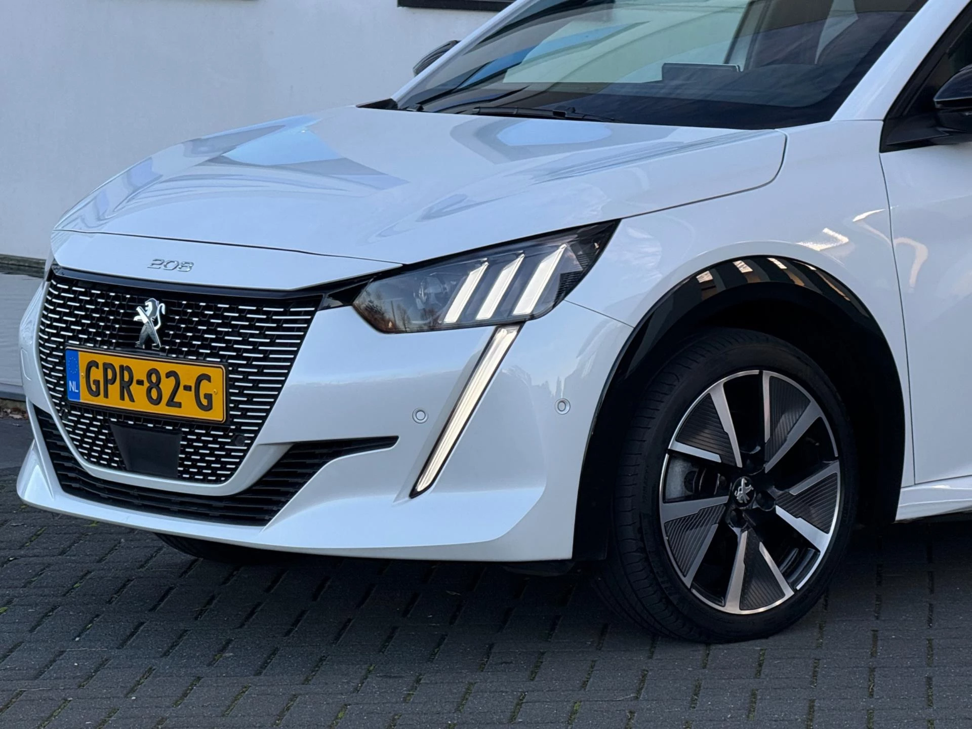 Hoofdafbeelding Peugeot e-208