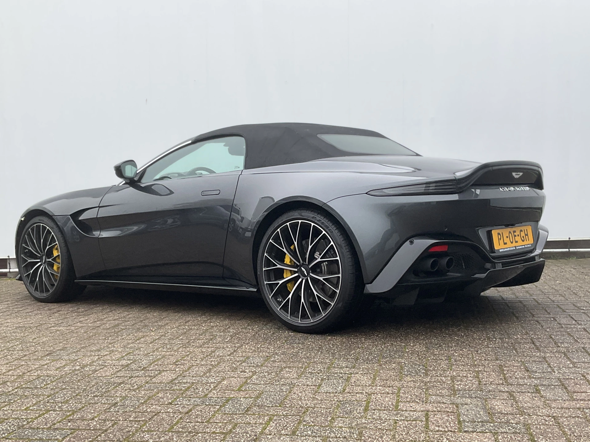 Hoofdafbeelding Aston Martin V8 Vantage