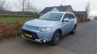 Mitsubishi Outlander 2.0 PHEV Limited Edition X-Line CLIMA/NAVI/ACC BJ 2015