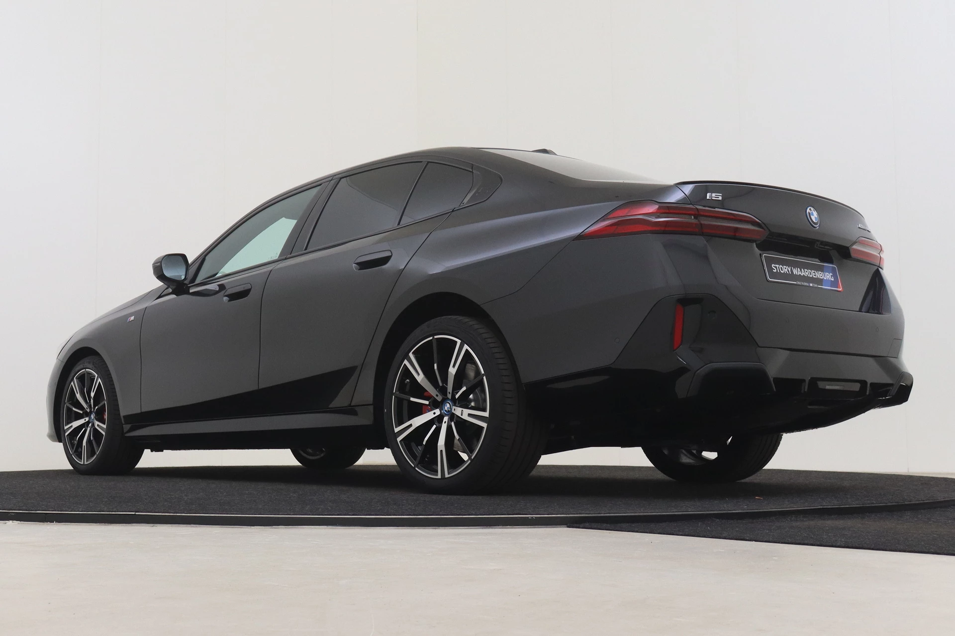 Hoofdafbeelding BMW i5