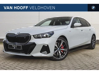 BMW i5 eDrive40 High Executive M Sport / Panoramadak / Parking Assistant Plus / Stoelventilatie / Driving Assistant Professional / Comfort Access