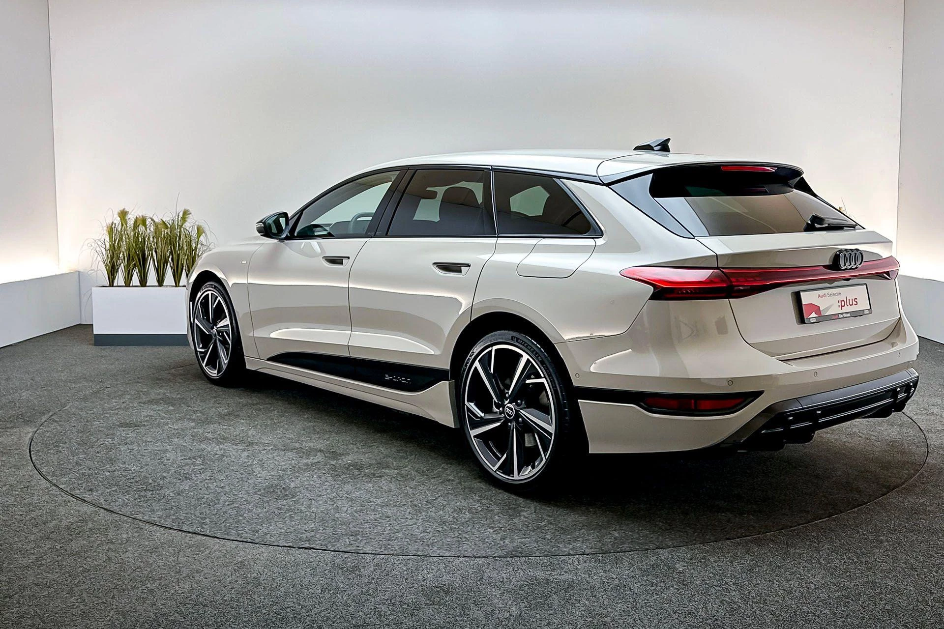 Hoofdafbeelding Audi A6 Avant e-tron