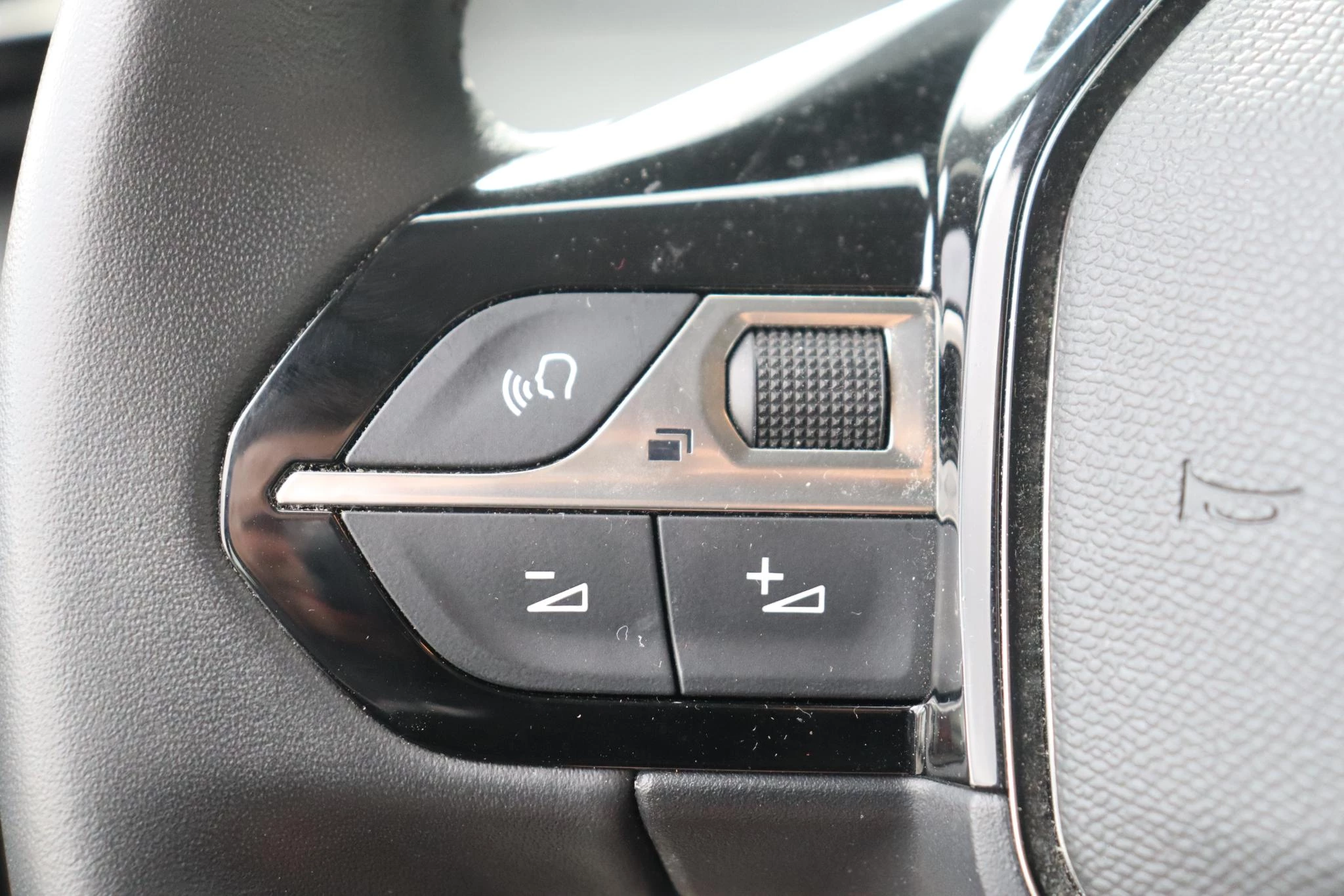 Hoofdafbeelding Peugeot e-208