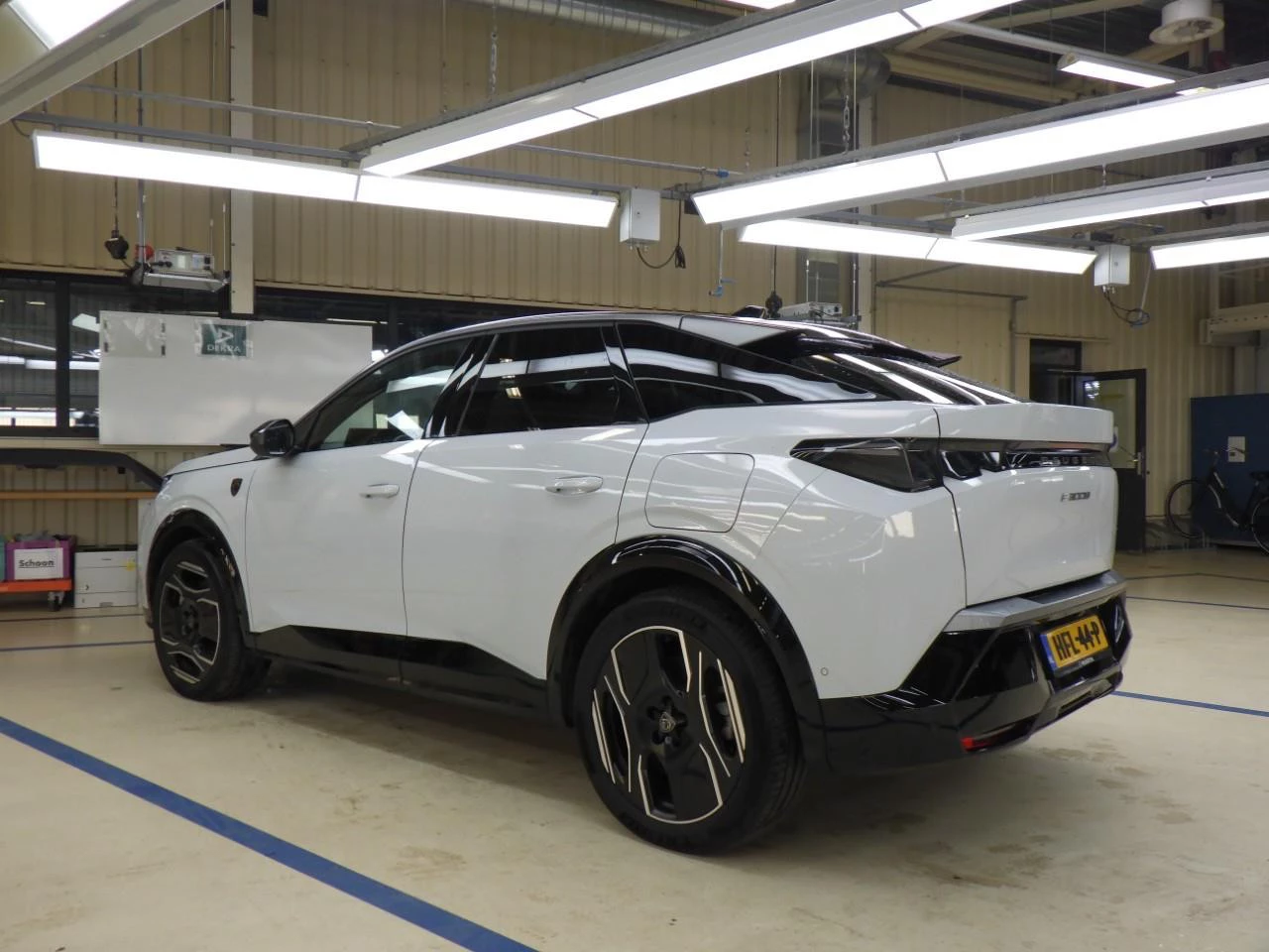 Hoofdafbeelding Peugeot e-3008