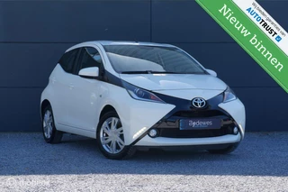 Toyota Aygo 1.0 VVT-i Aut. X-Play Navi Cam PDC Apple/Android