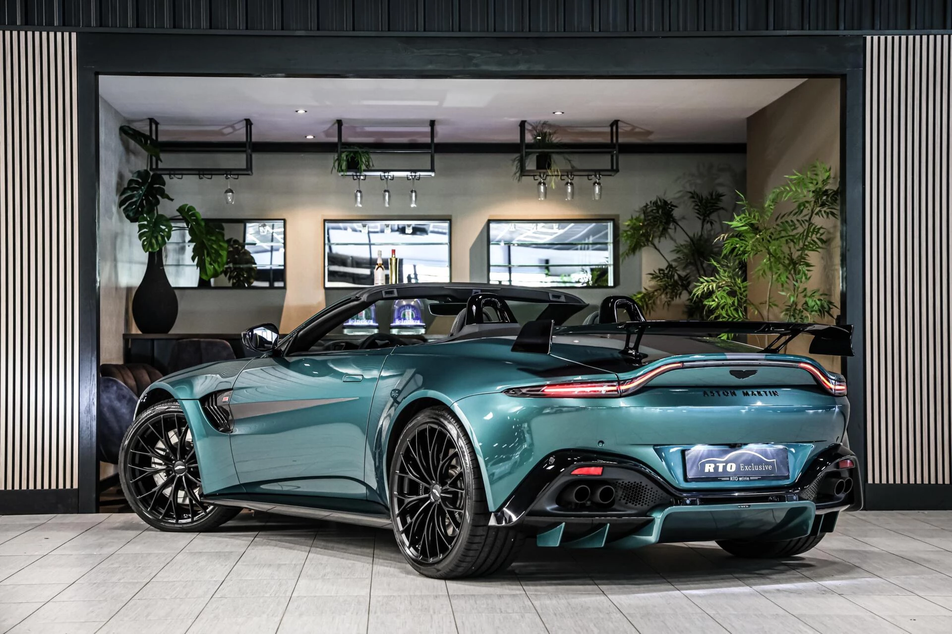 Hoofdafbeelding Aston Martin V8 Vantage