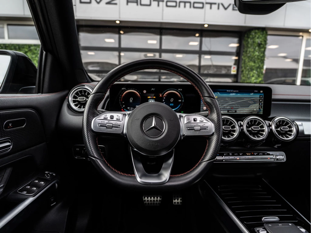 Hoofdafbeelding Mercedes-Benz EQB