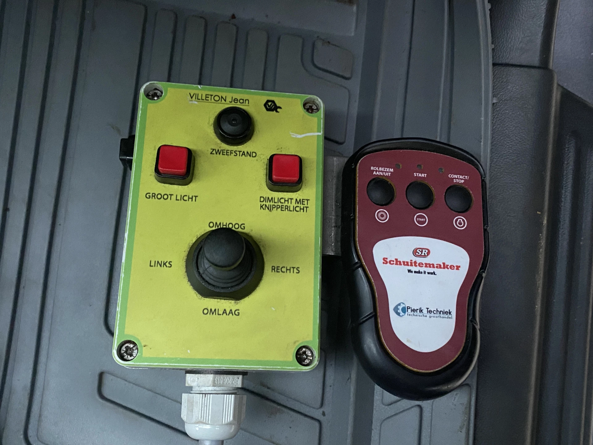 Hoofdafbeelding NIDO Rolbezem Sneeuwbezem