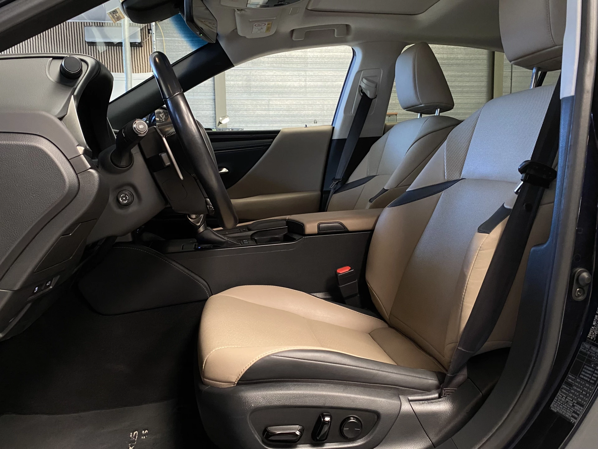 Hoofdafbeelding Lexus ES