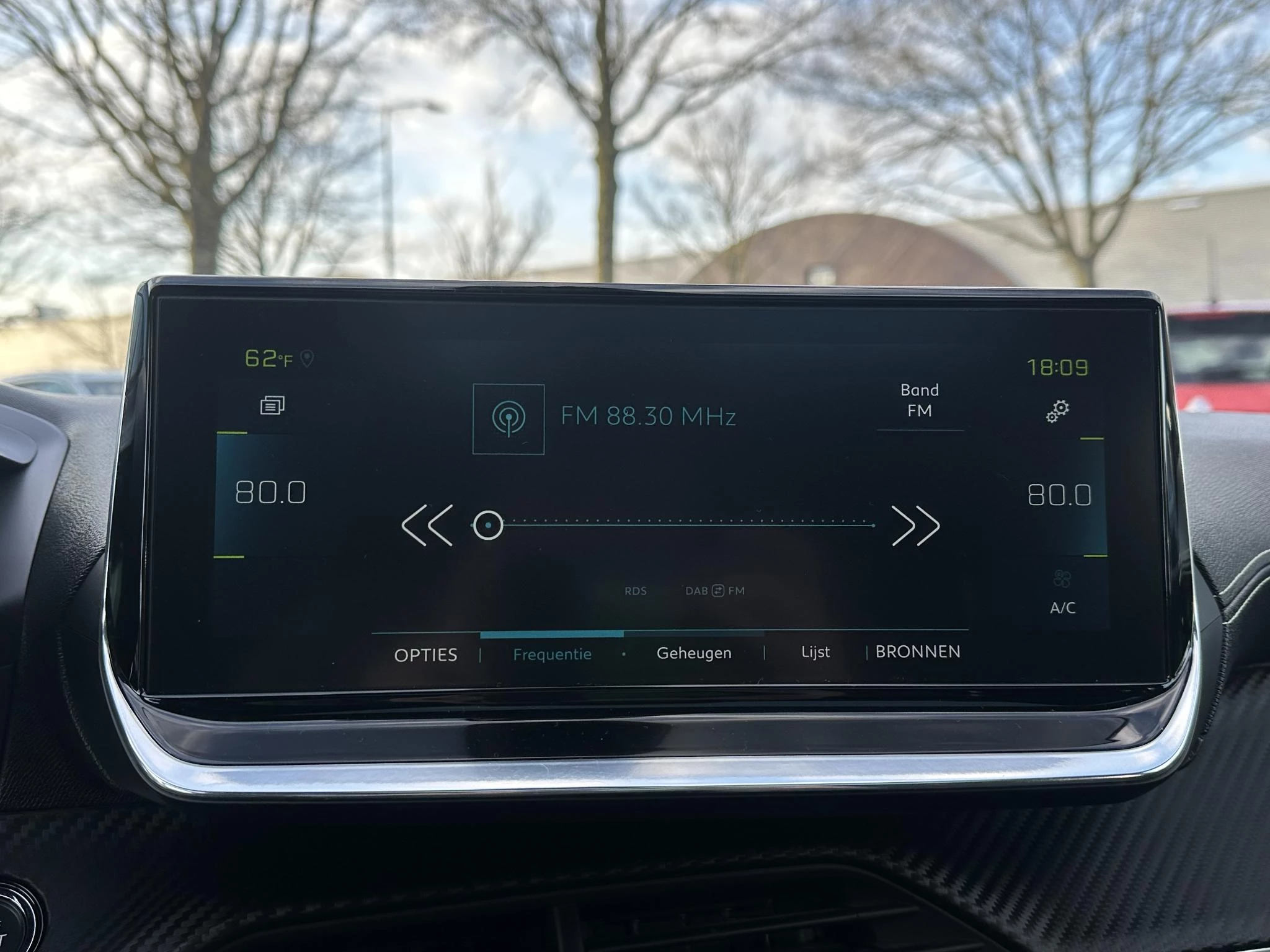 Hoofdafbeelding Peugeot e-208