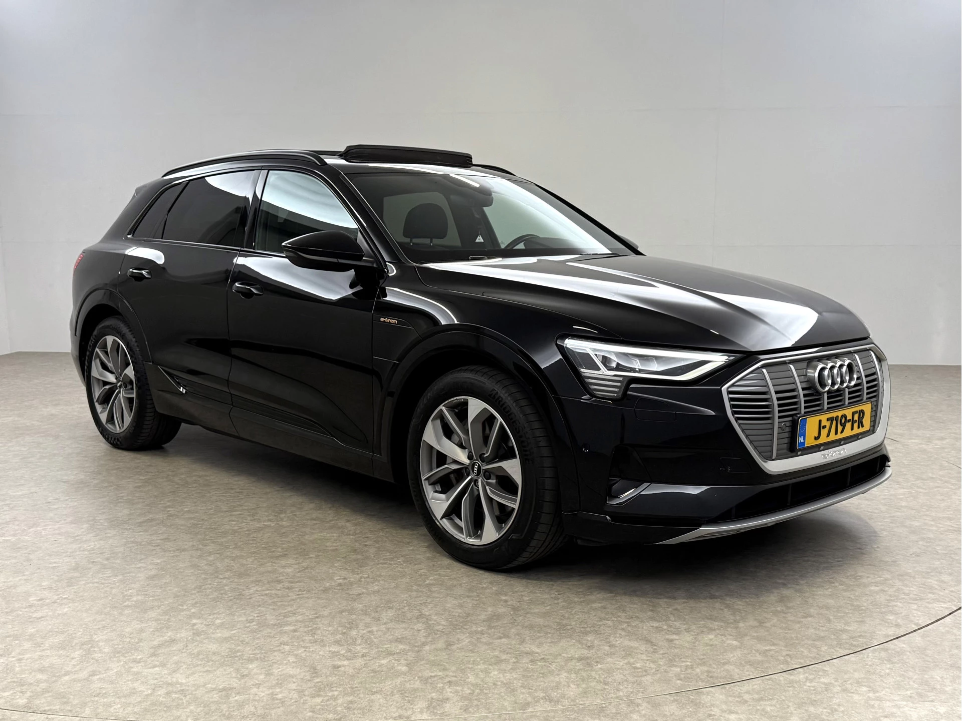 Hoofdafbeelding Audi e-tron