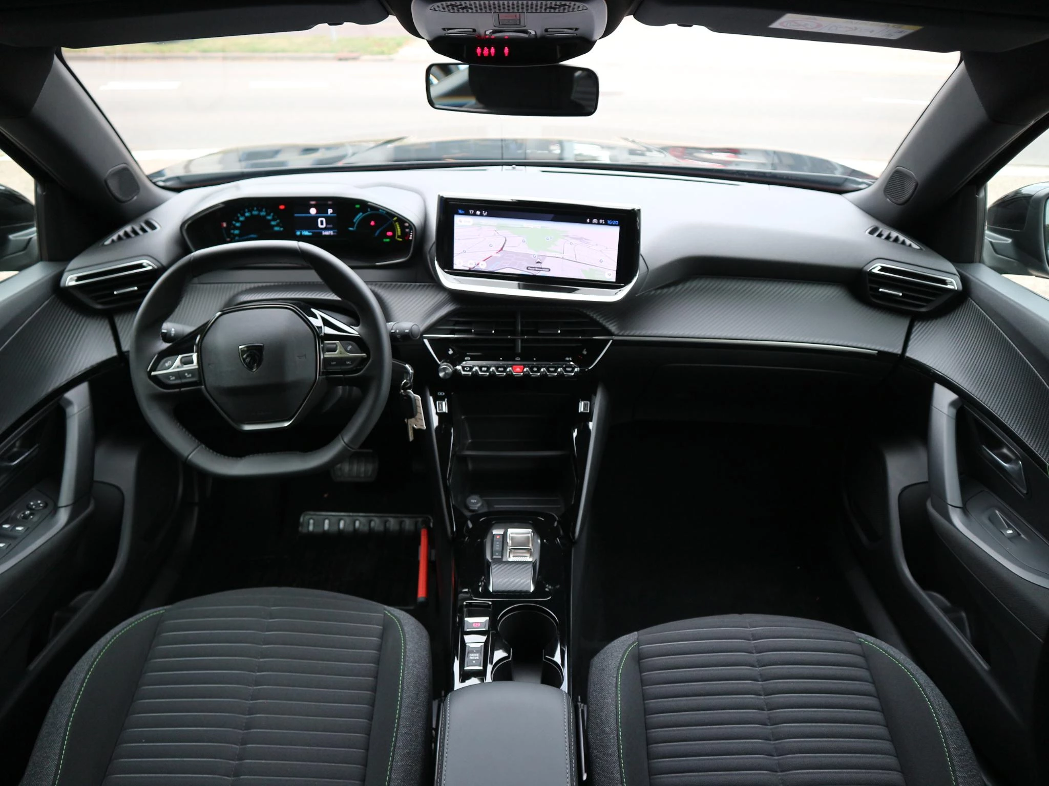 Hoofdafbeelding Peugeot e-2008
