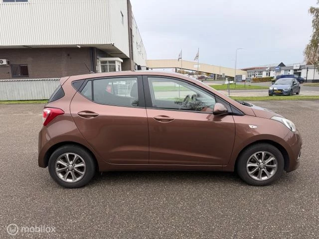 Hoofdafbeelding Hyundai i10