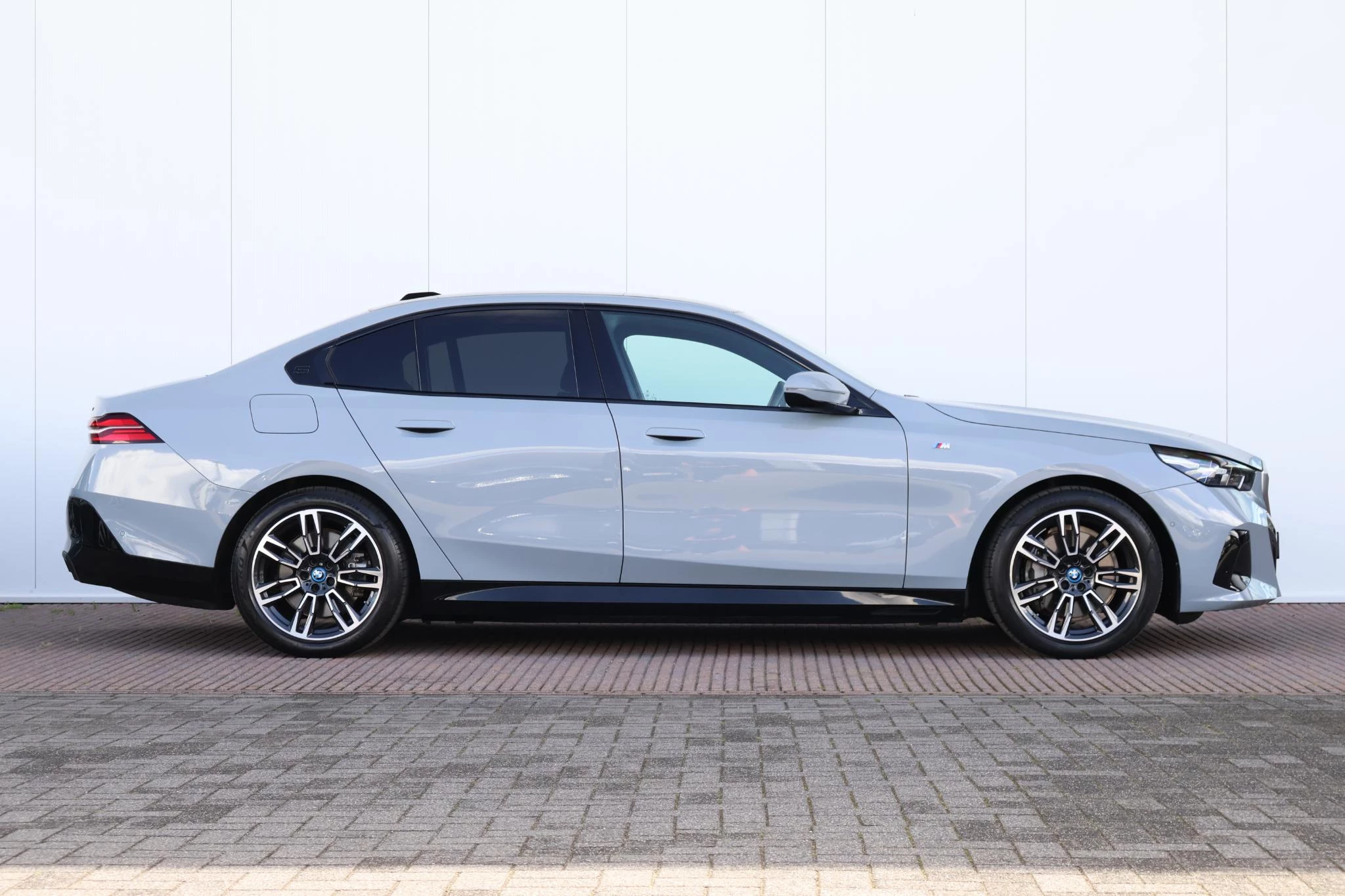Hoofdafbeelding BMW i5