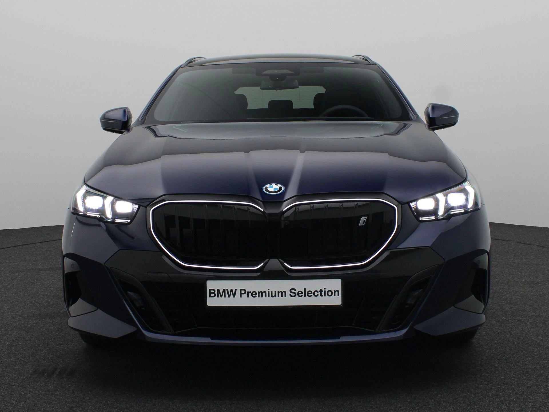 Hoofdafbeelding BMW i5