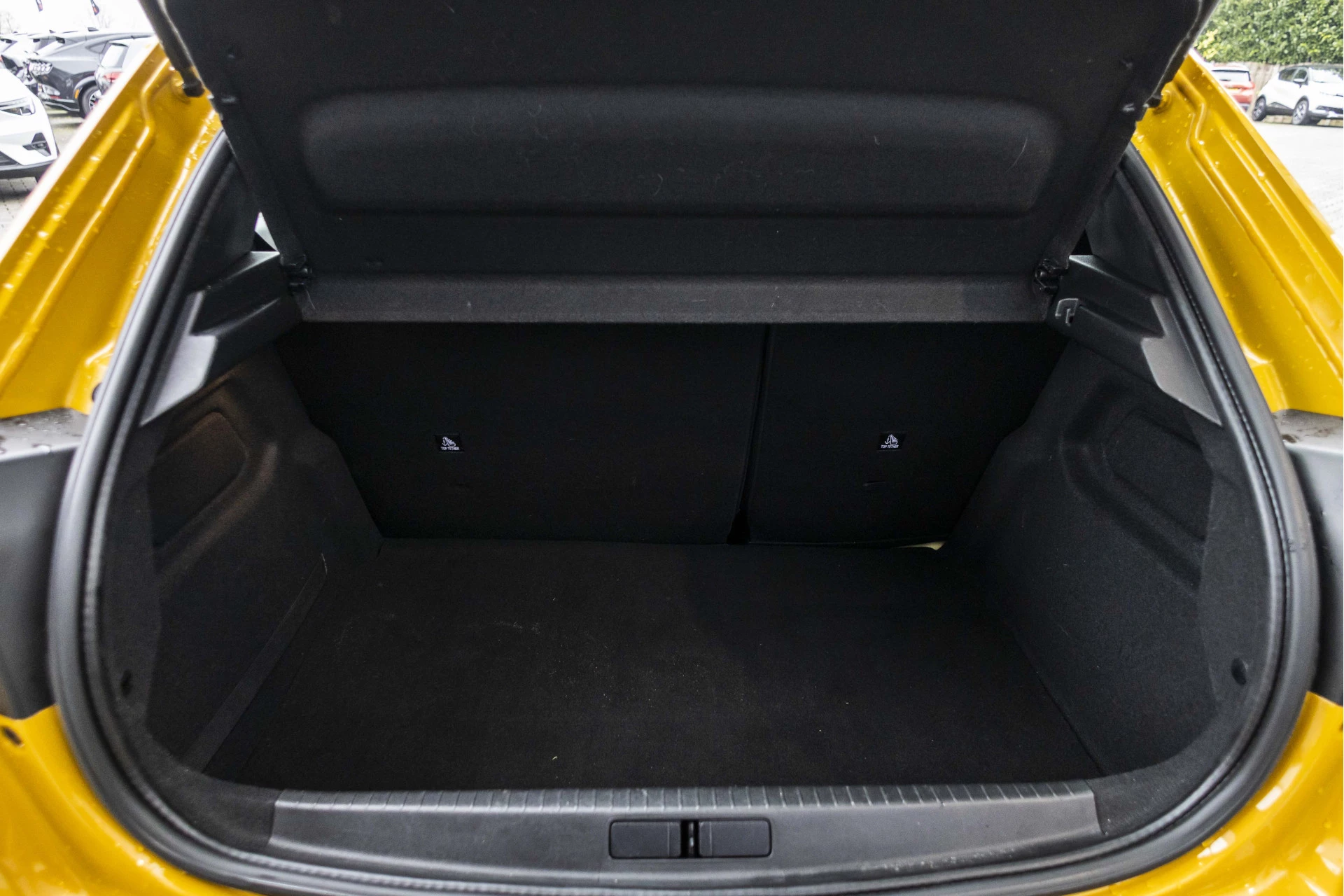 Hoofdafbeelding Peugeot e-208