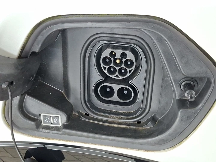 Hoofdafbeelding Peugeot e-208