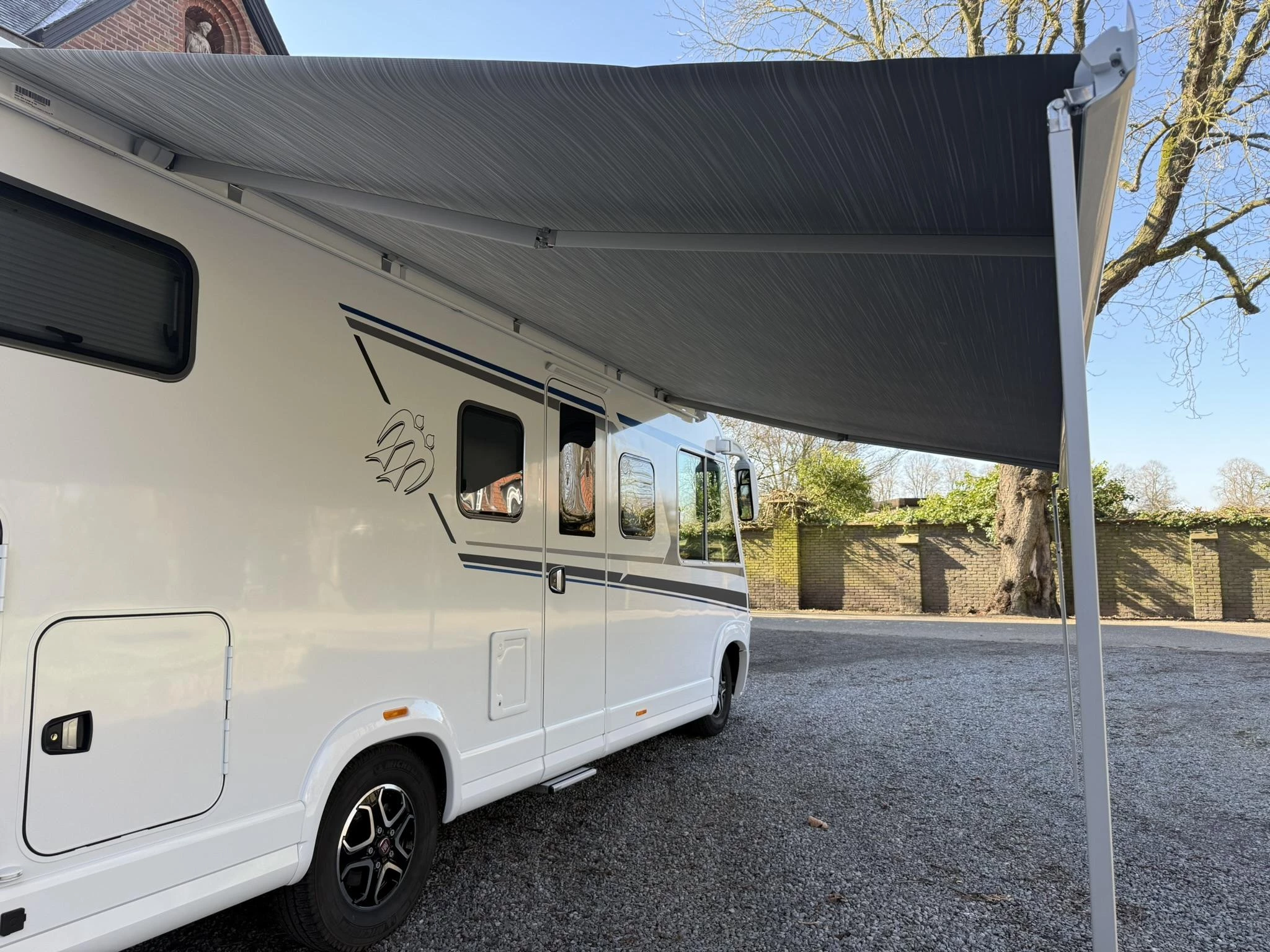 Hoofdafbeelding Knaus R12 700 MEG Live 3300Km. Nieuwstaat, zeer compleet