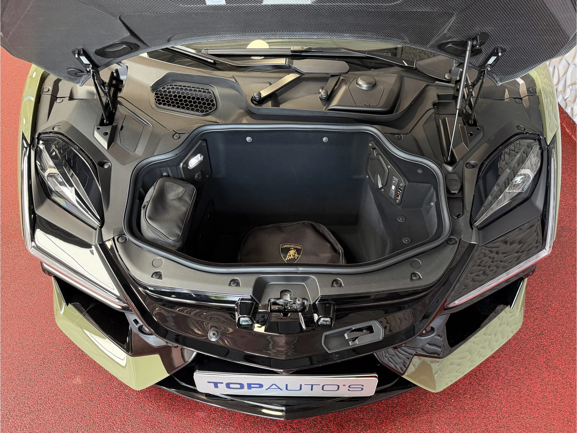 Hoofdafbeelding Lamborghini Revuelto