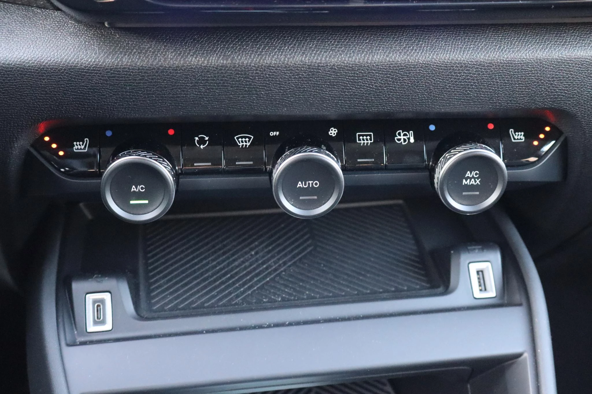 Hoofdafbeelding Citroën ë-C4