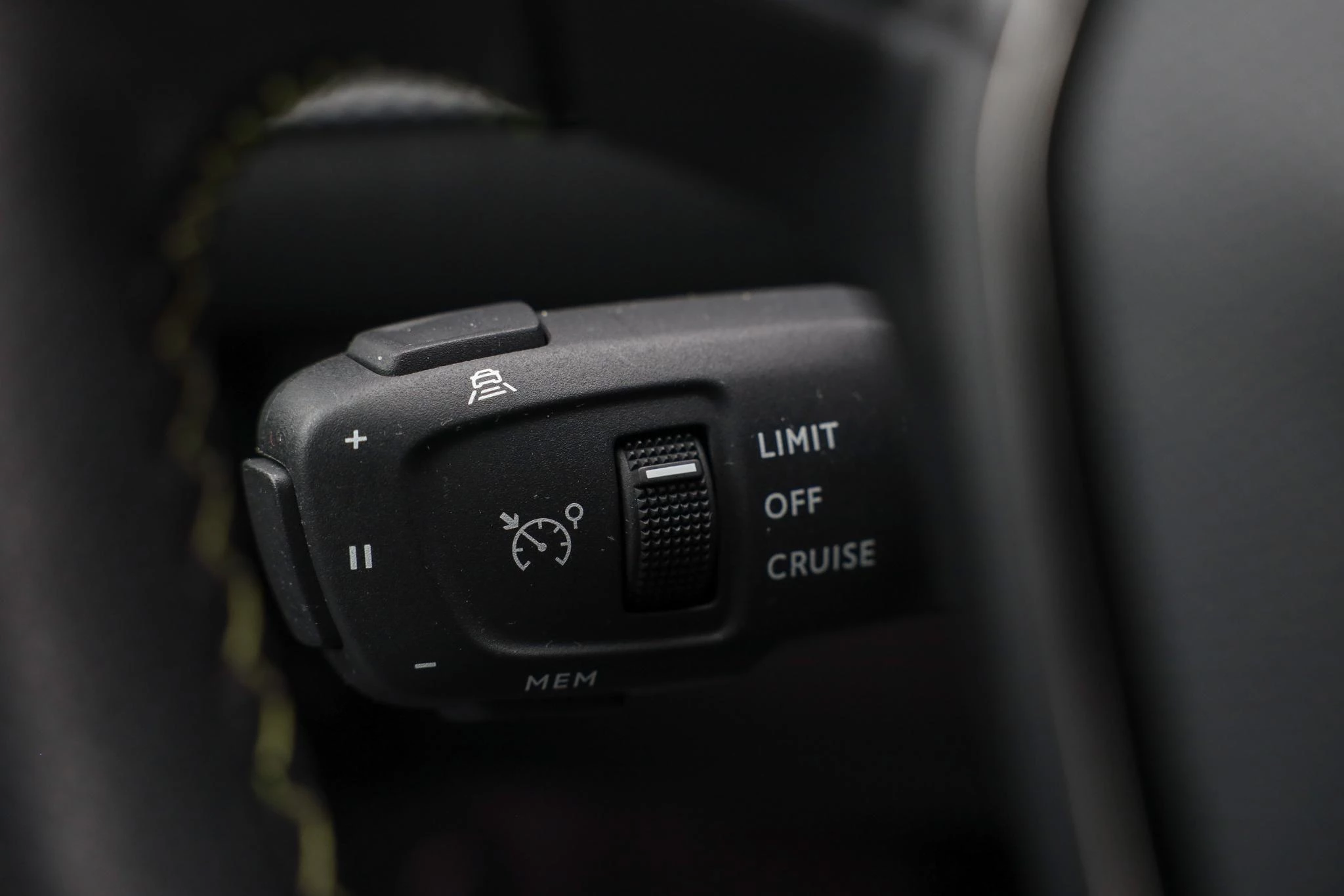 Hoofdafbeelding Peugeot e-2008