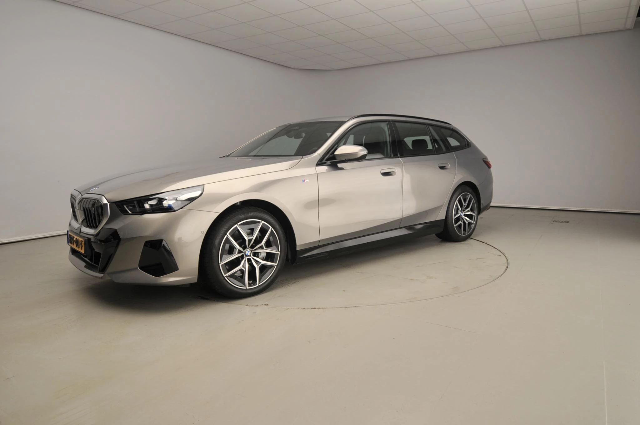 Hoofdafbeelding BMW i5