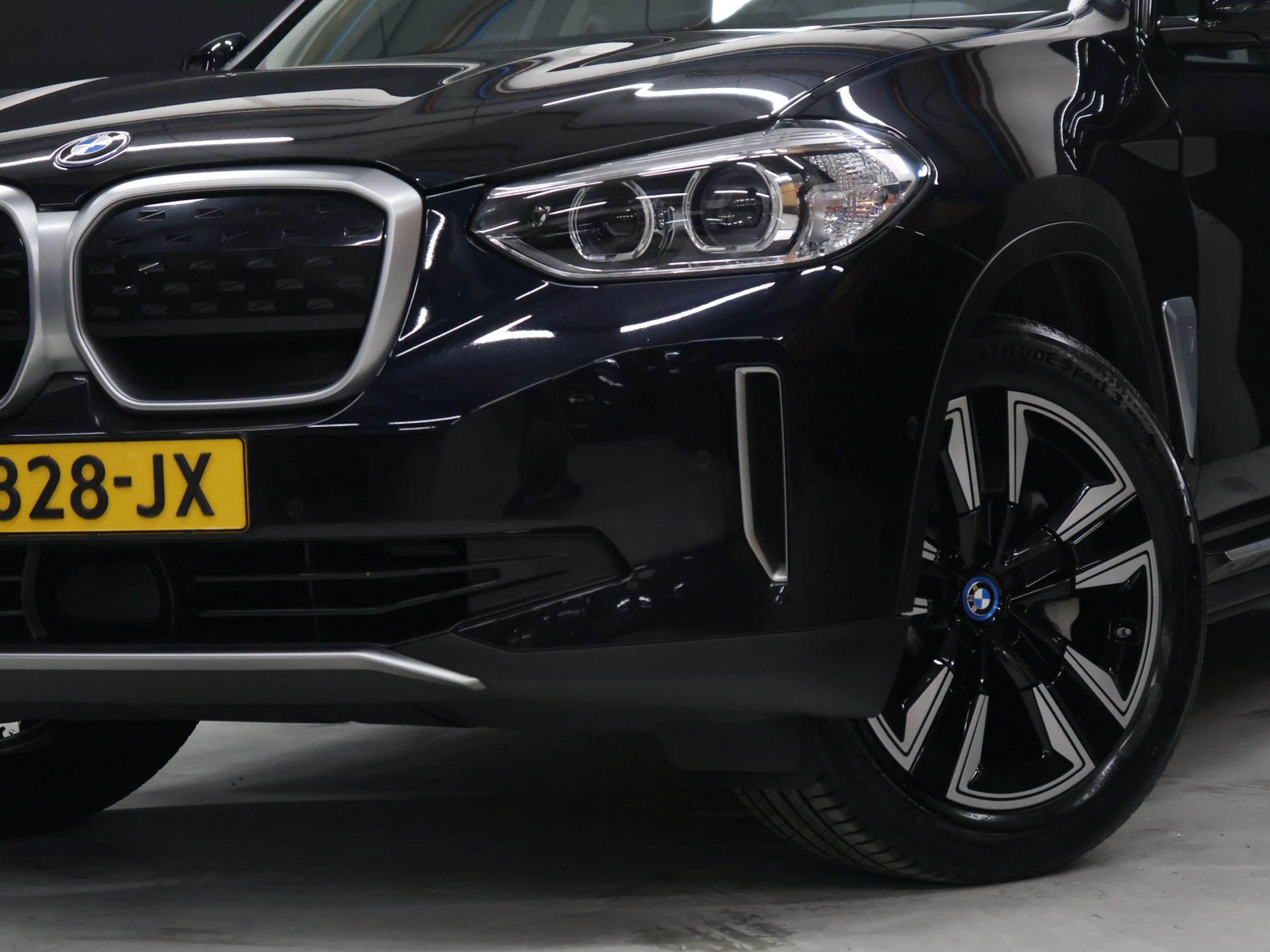 Hoofdafbeelding BMW iX3
