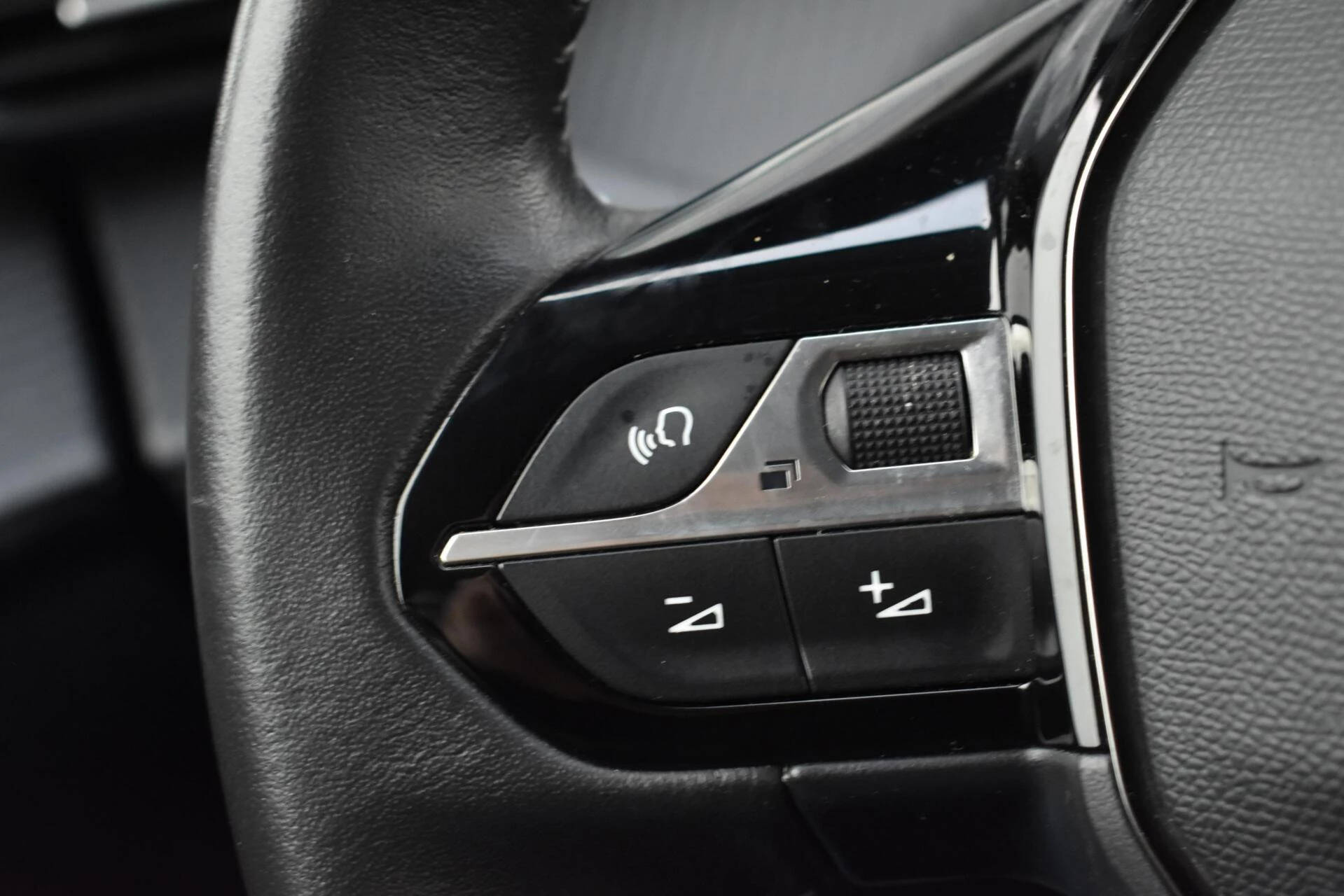 Hoofdafbeelding Peugeot e-208