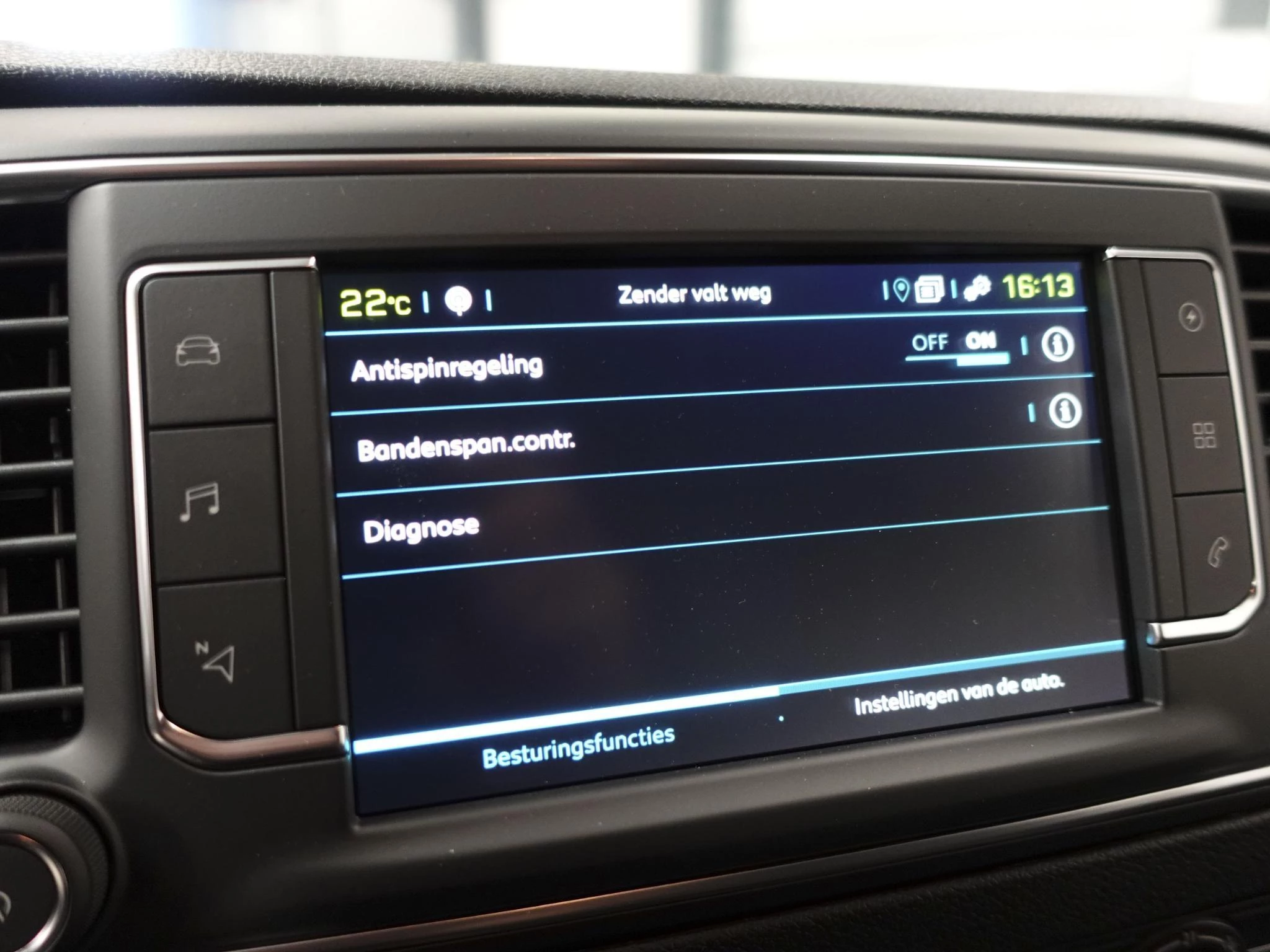 Hoofdafbeelding Peugeot e-Expert