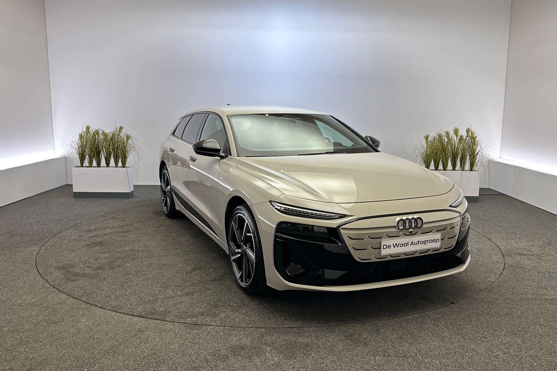 Hoofdafbeelding Audi A6 Avant e-tron