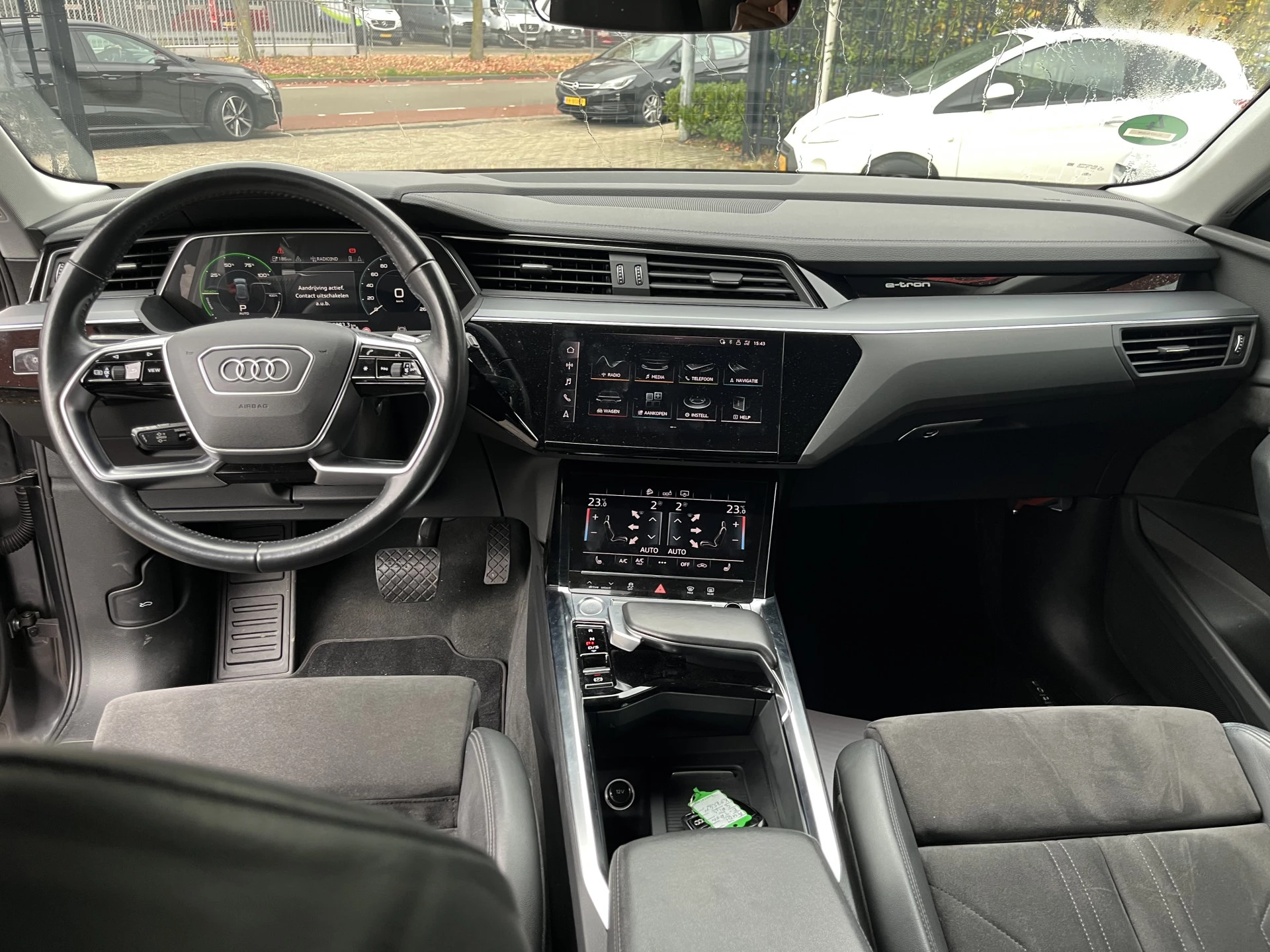 Hoofdafbeelding Audi e-tron