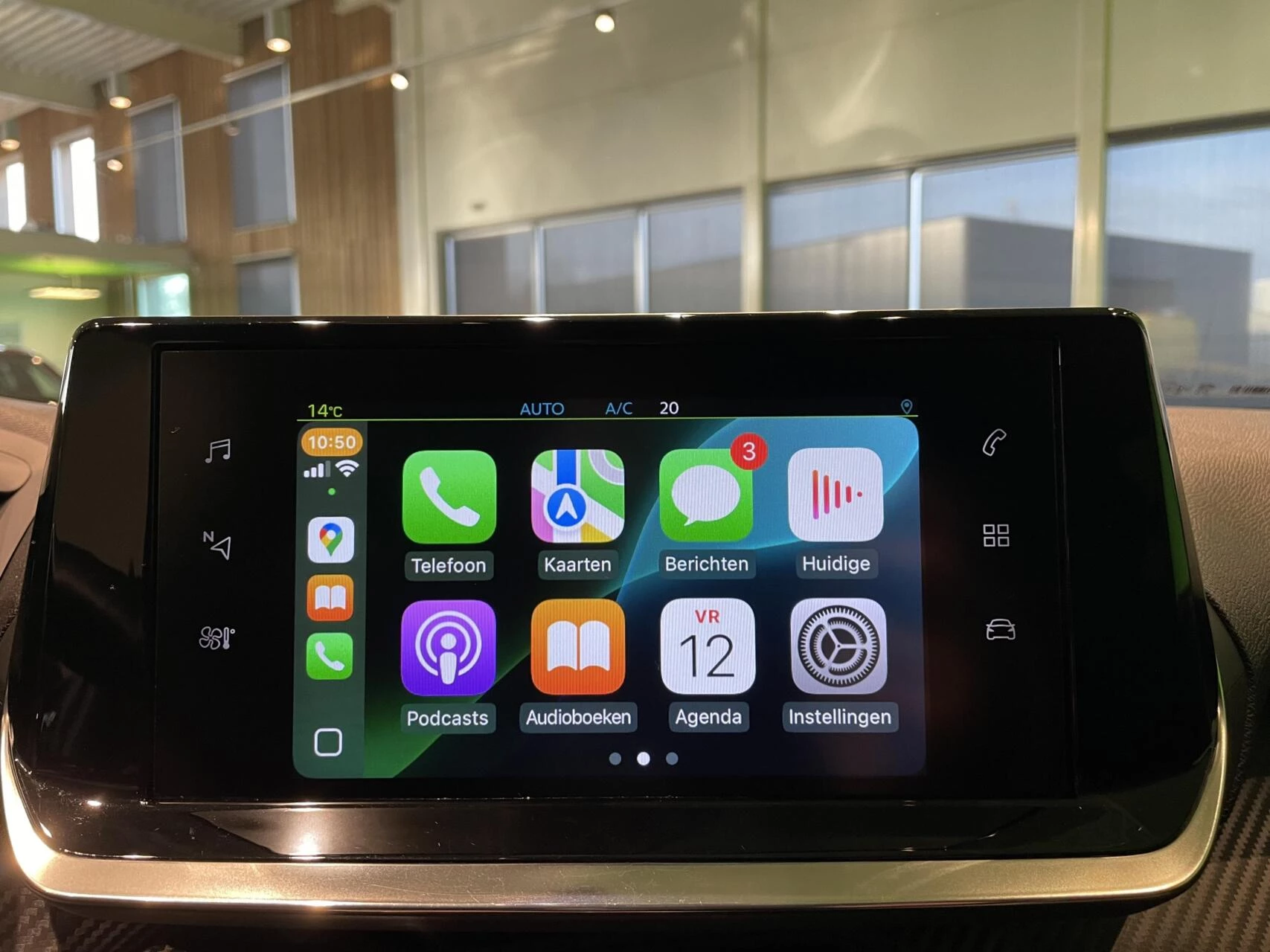 Hoofdafbeelding Peugeot e-2008