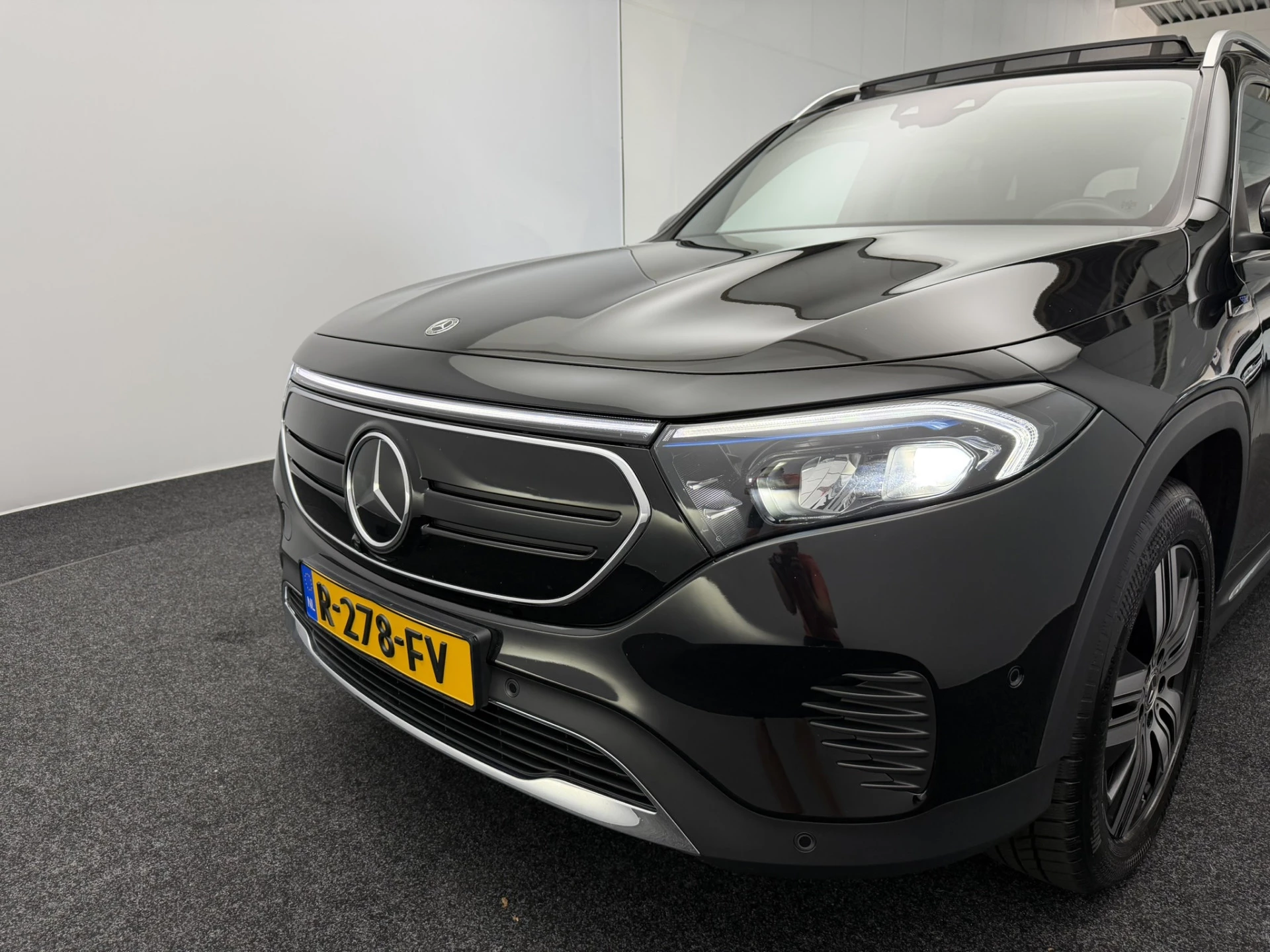 Hoofdafbeelding Mercedes-Benz EQB