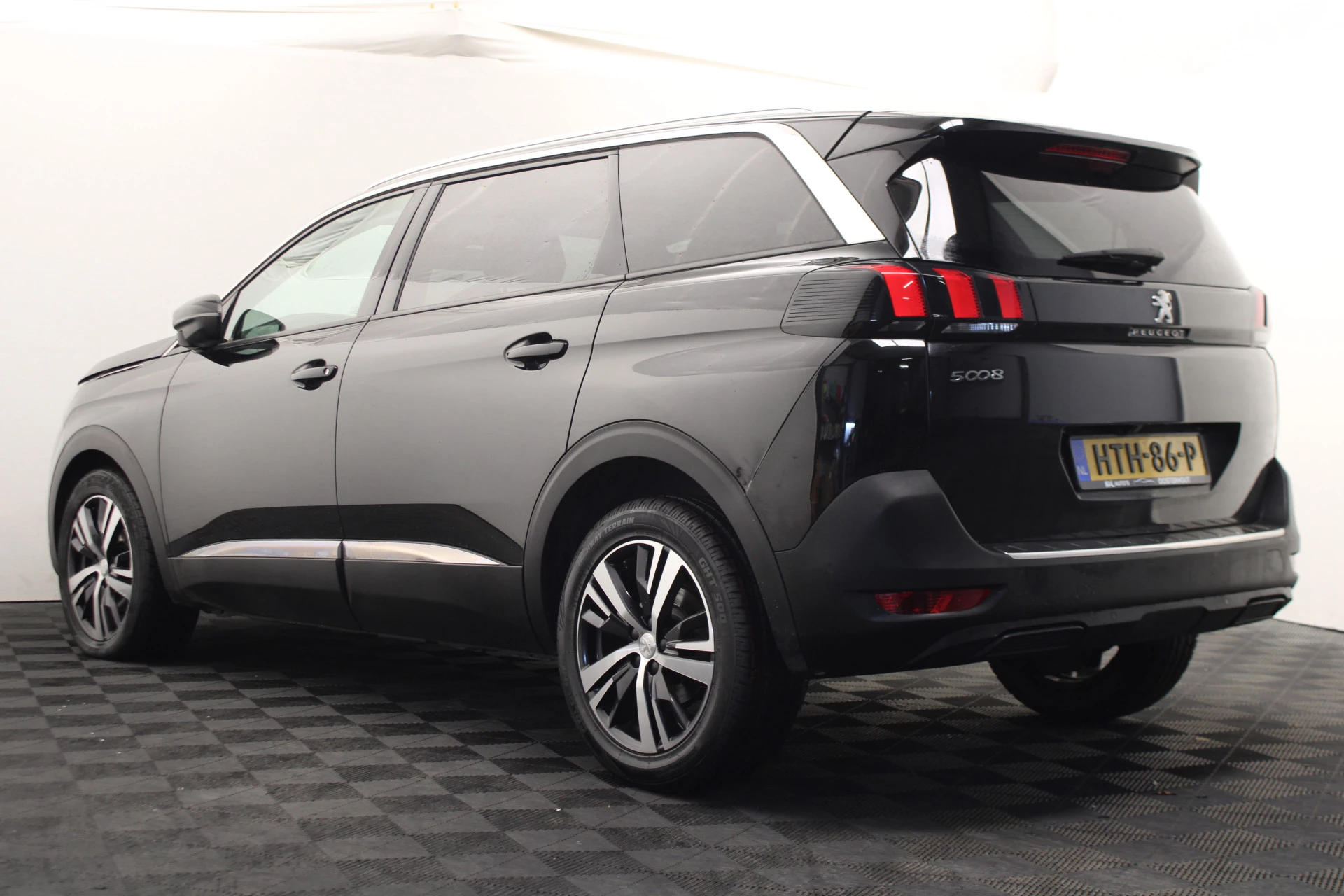 Hoofdafbeelding Peugeot 5008
