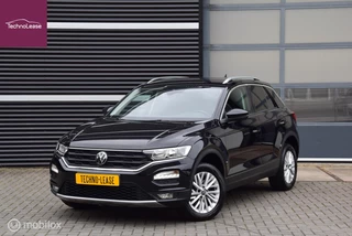 Volkswagen T-Roc 1.5 TSI Style Business Trekhaak  Carplay  Adaptive Cruise control