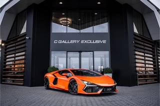 Hoofdafbeelding Lamborghini Revuelto Lamborghini Revuelto - Arancio Apodis | Origineel NL | Volledig PPF | Carbon Interior | Passenger Display