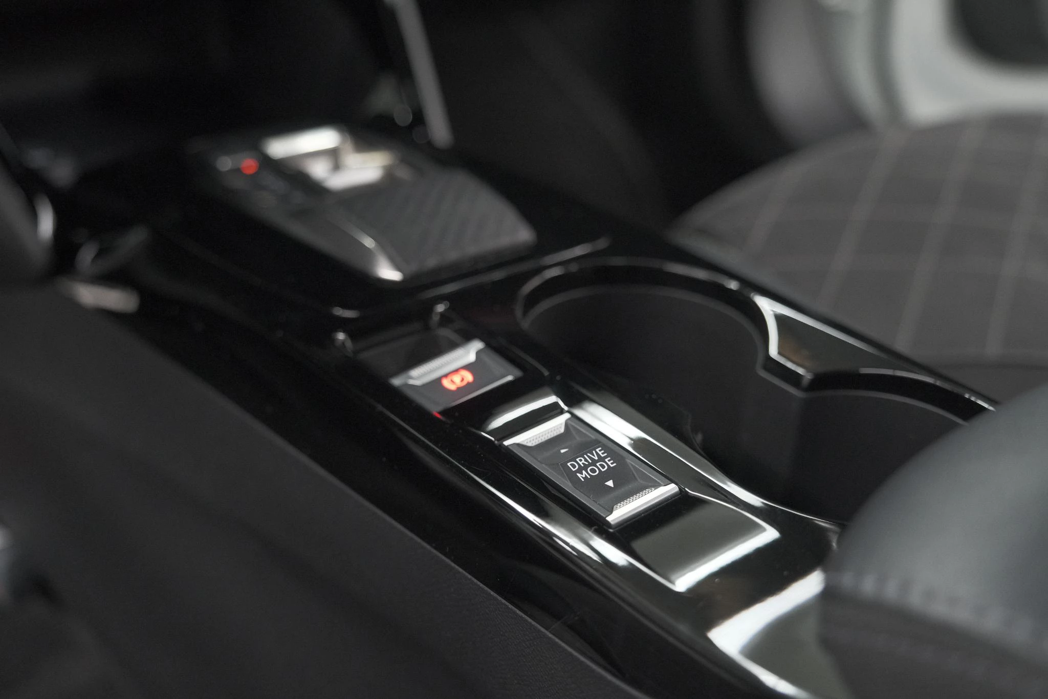 Hoofdafbeelding Peugeot e-2008