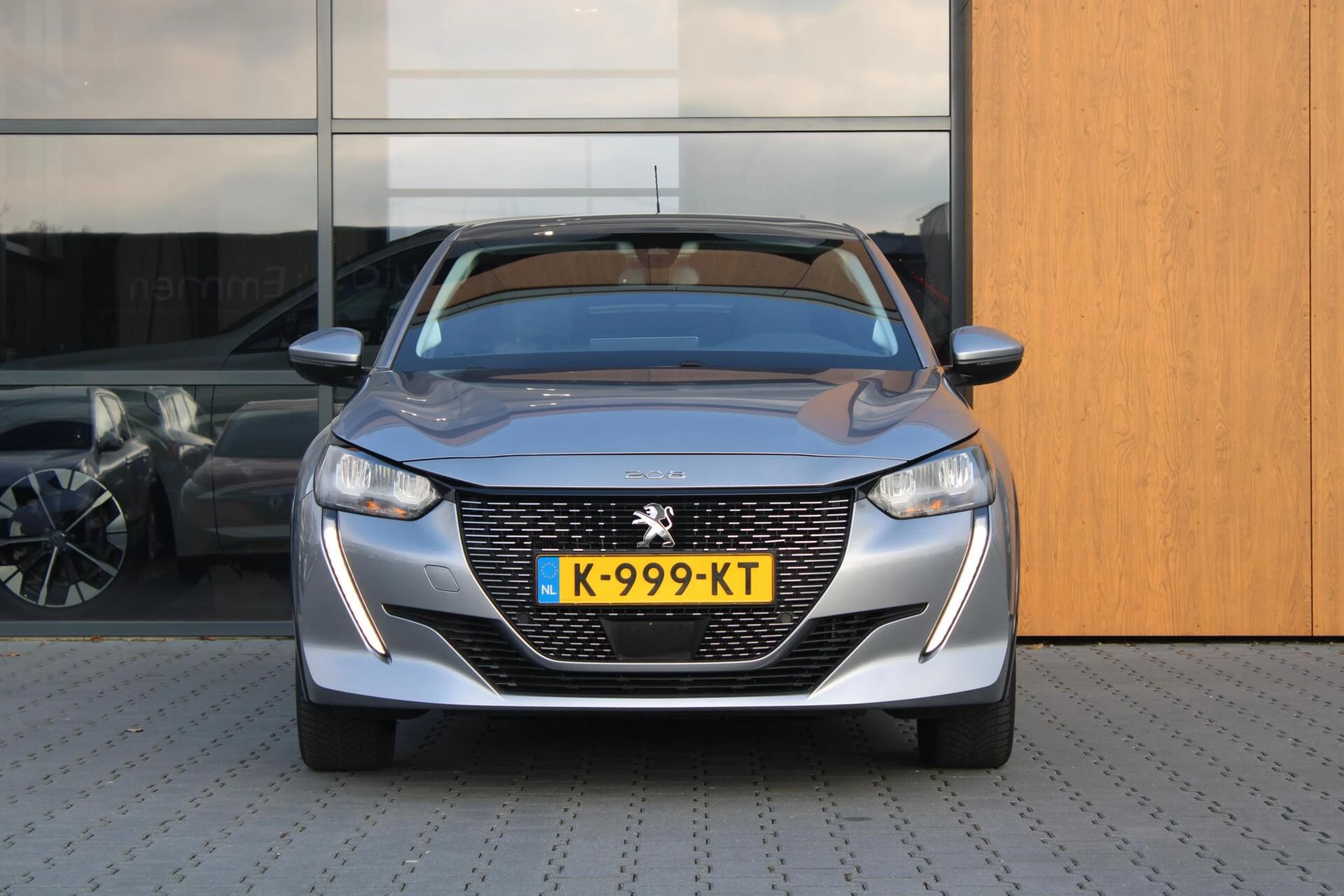 Hoofdafbeelding Peugeot e-208