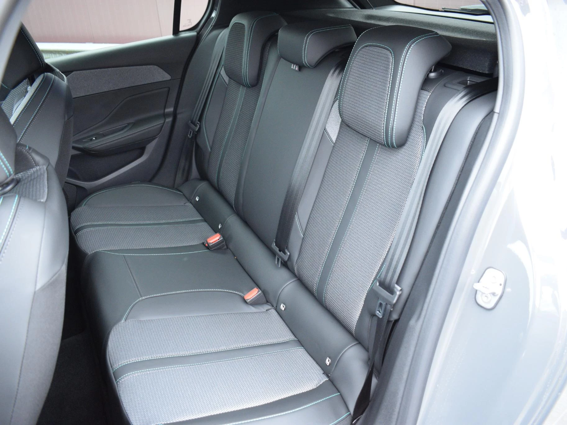 Hoofdafbeelding Peugeot e-308