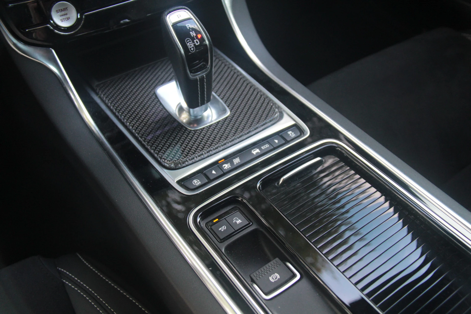 Hoofdafbeelding Jaguar XE