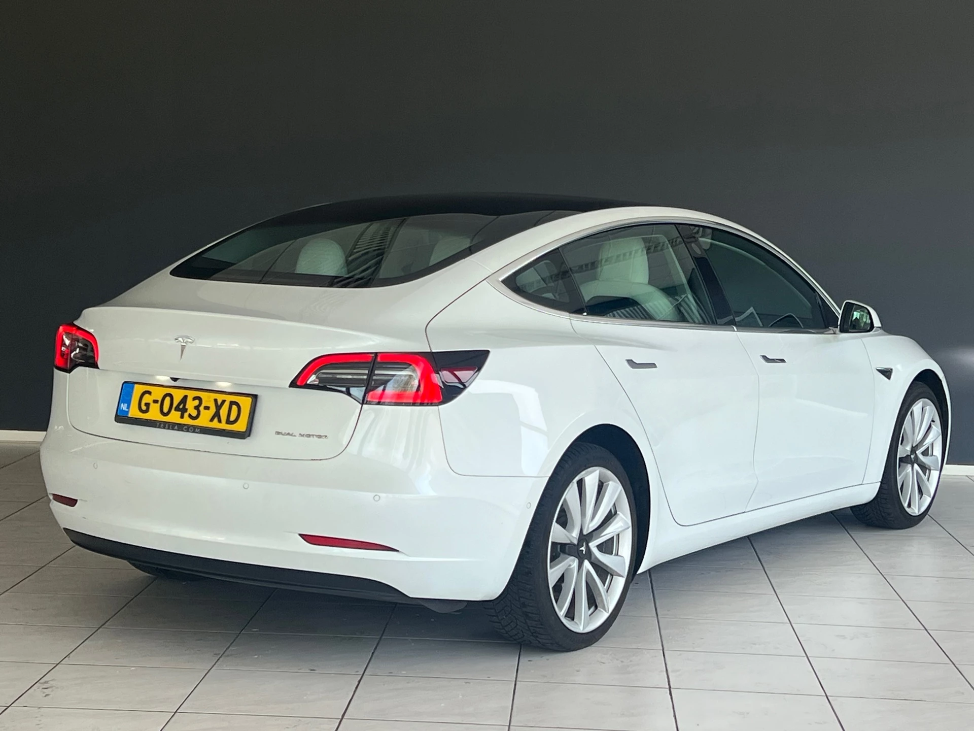 Hoofdafbeelding Tesla Model 3