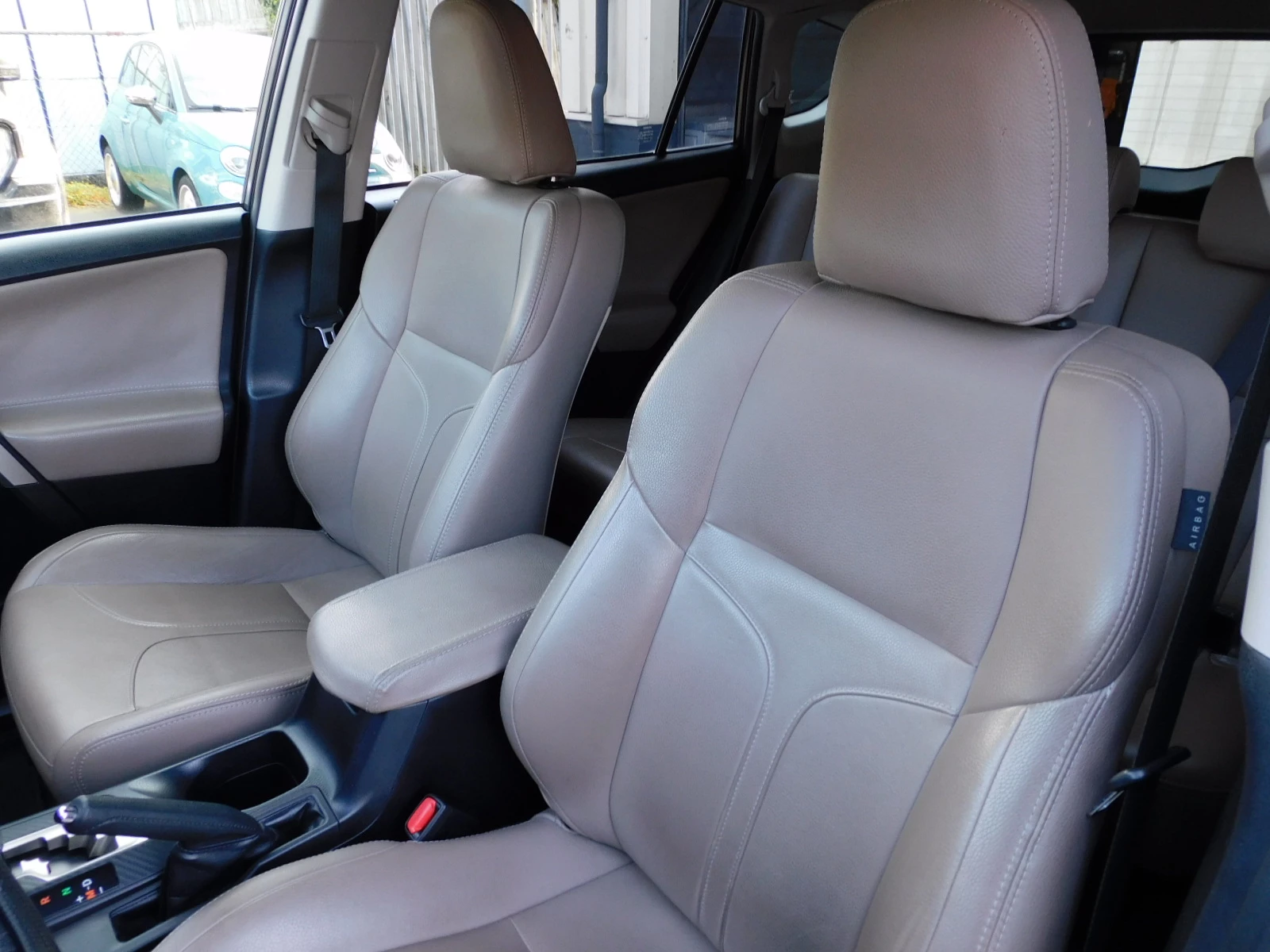 Hoofdafbeelding Toyota RAV4