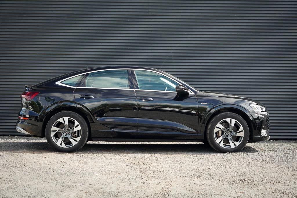 Hoofdafbeelding Audi e-tron