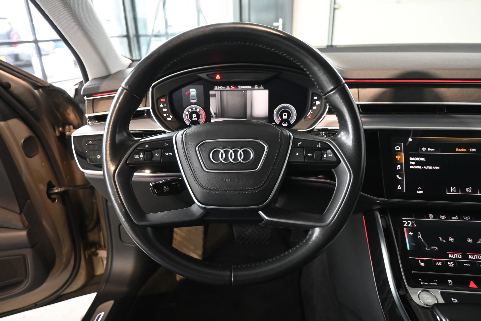 Hoofdafbeelding Audi A8