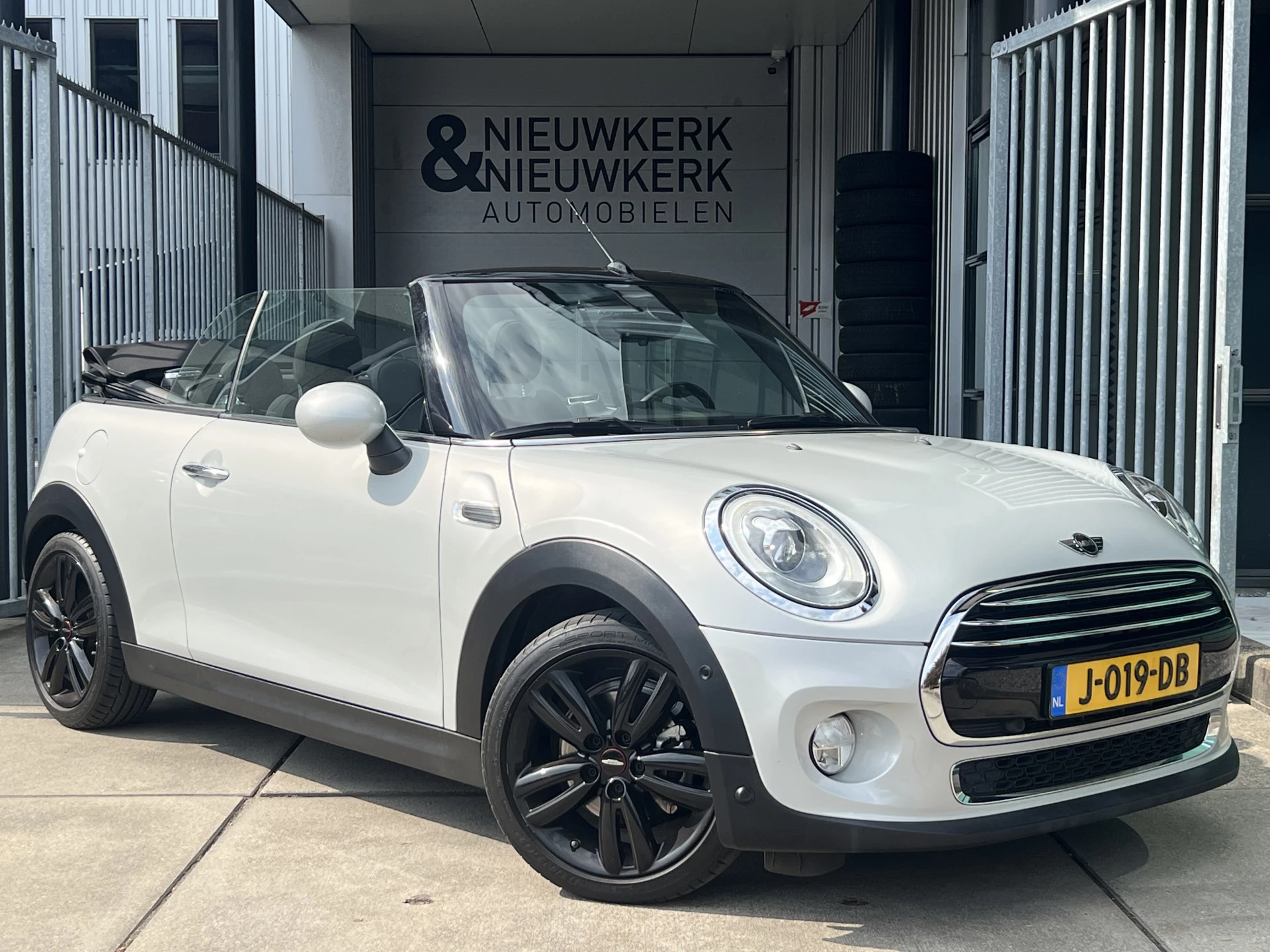 Hoofdafbeelding MINI Cooper Cabrio