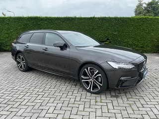 Hoofdafbeelding Volvo V90 Volvo V90 2.0 T6 Recharge AWD R-Design Pano I HUD I B&W I All-in prijs!