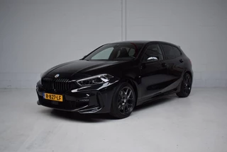 BMW 1-serie 120i 178PK AUT M-SPORT ORG.NED / 1e EIG / NAP / M-SPORTSTOELEN / CAMERA / LED / BTW