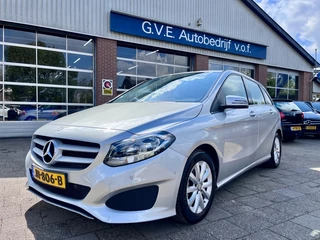 Hoofdafbeelding Mercedes-Benz B-Klasse Mercedes-Benz B-Klasse 180 AMBITION CRUISE, NAVIGATIE,SETWIELEN.